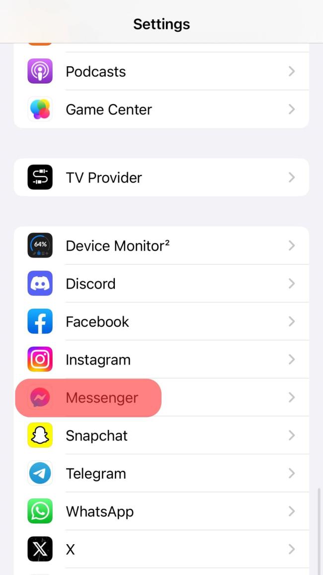 Прокрутіть вниз і виберіть Messenger.